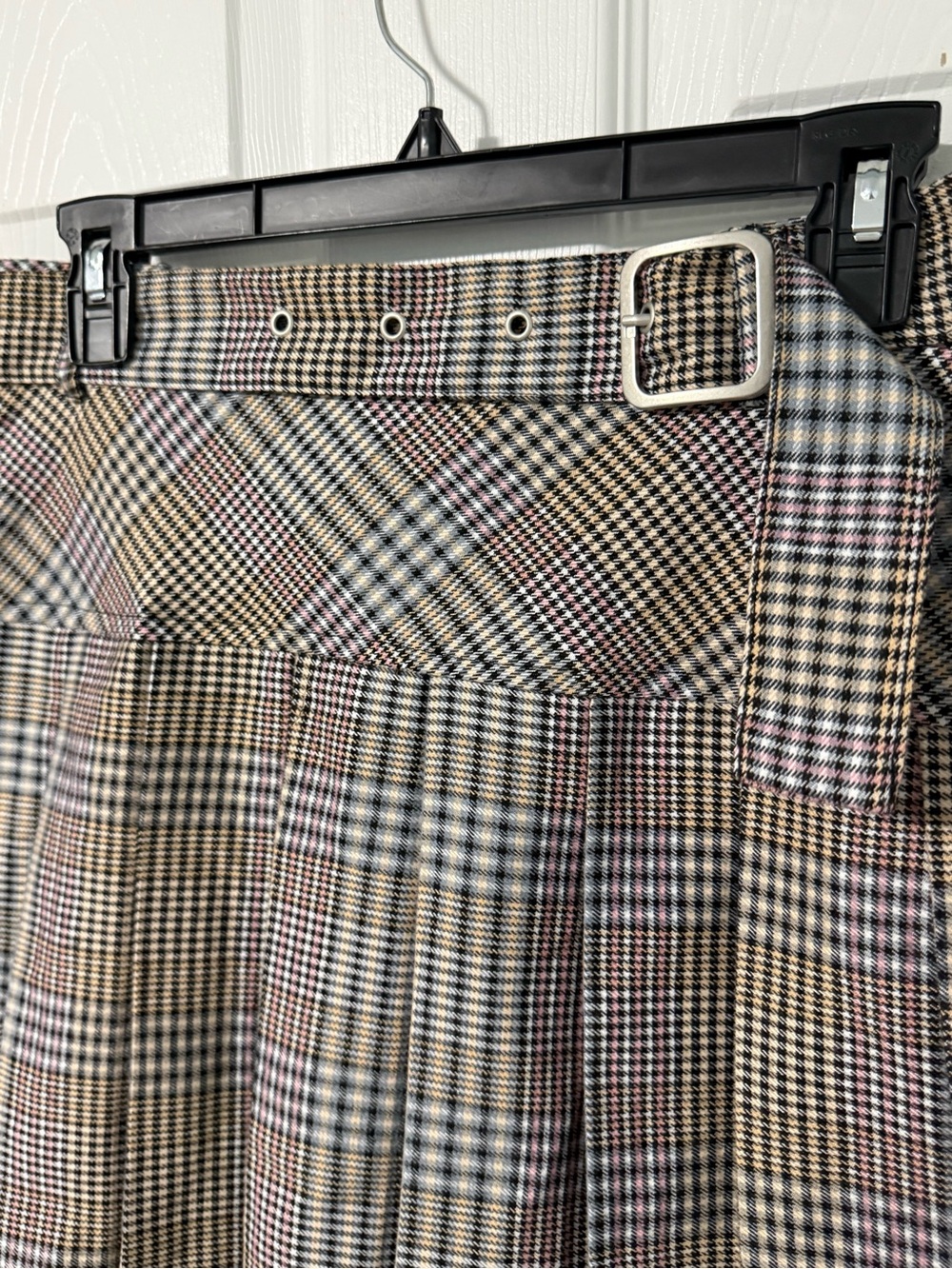 Cali1850 - Pleated Plaid Mini Skirt with Belt, M - Picture 2 of 11